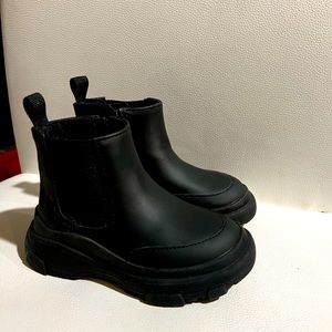 Black Zara Toddler Boots size 21. New.